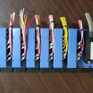 디지털 동작의 전자장치 PLC (YOKOGAWA)