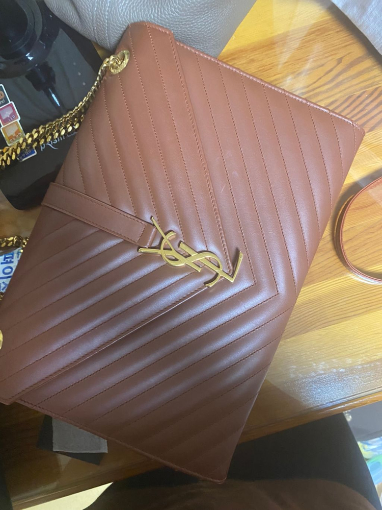 입생로랑 체인 엔벨로프 클래식 가방 이미지