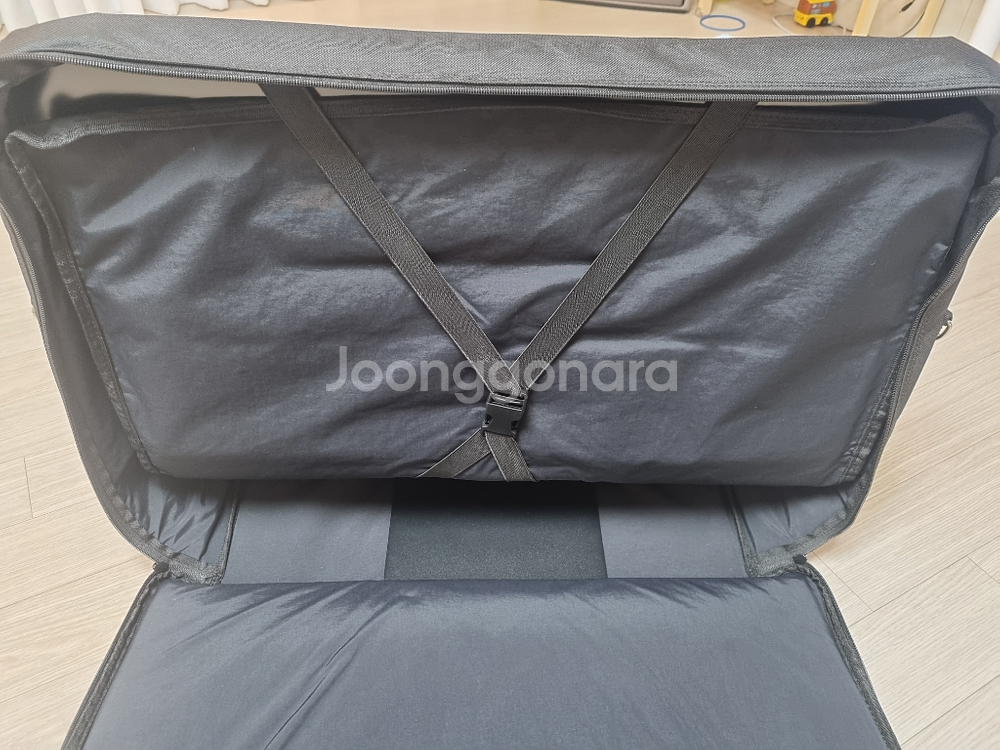 삼성 M5 27인치 스마트 모니터 팝니다.--2