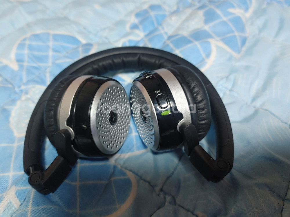 벤츠 s클래스 뒷좌석용 블루투스 AKG 헤드폰--1