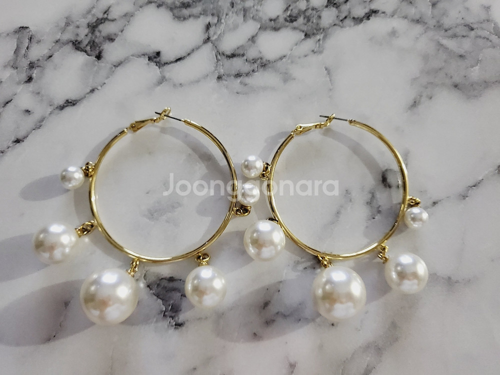 무차차모나 진주 드롭 링귀걸이 골드색상--2