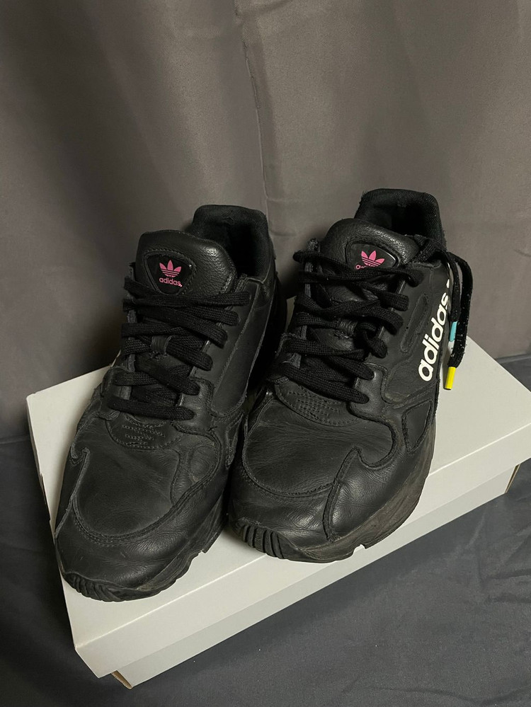 아디다스 한정판 어글리 슈즈 이미지