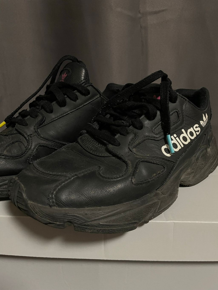 아디다스 한정판 어글리 슈즈 이미지