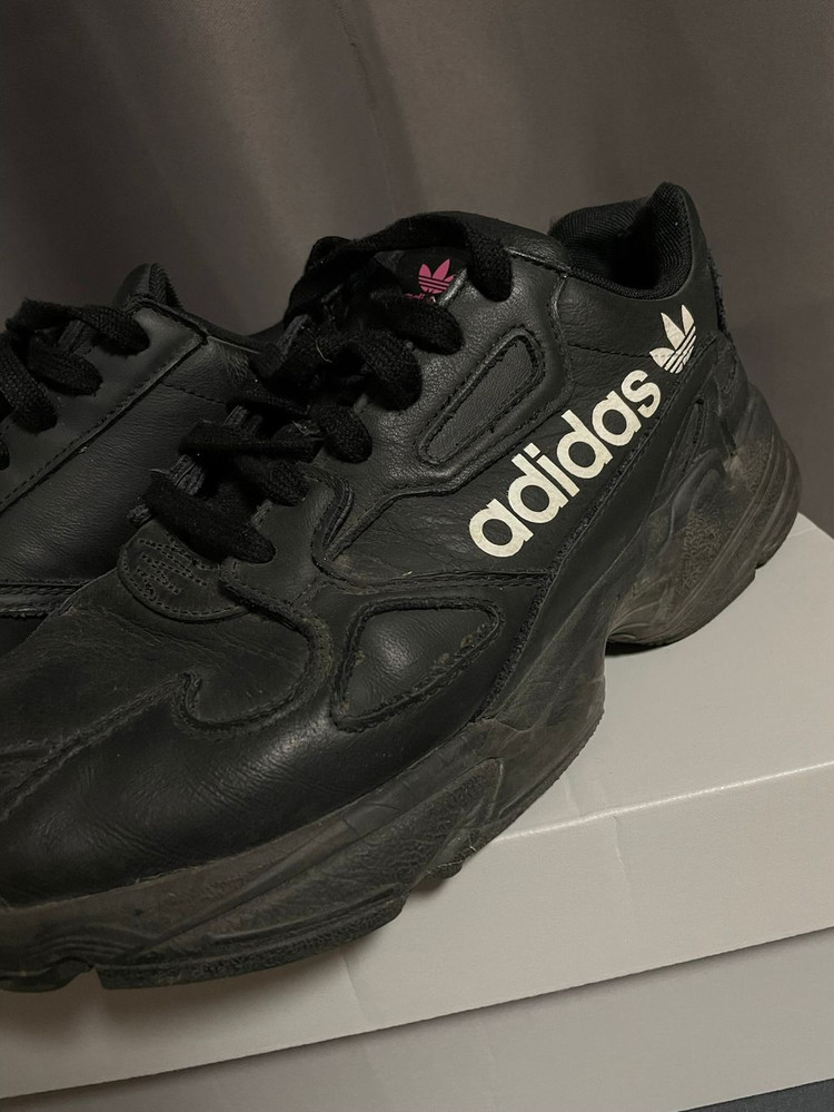 아디다스 한정판 어글리 슈즈 이미지