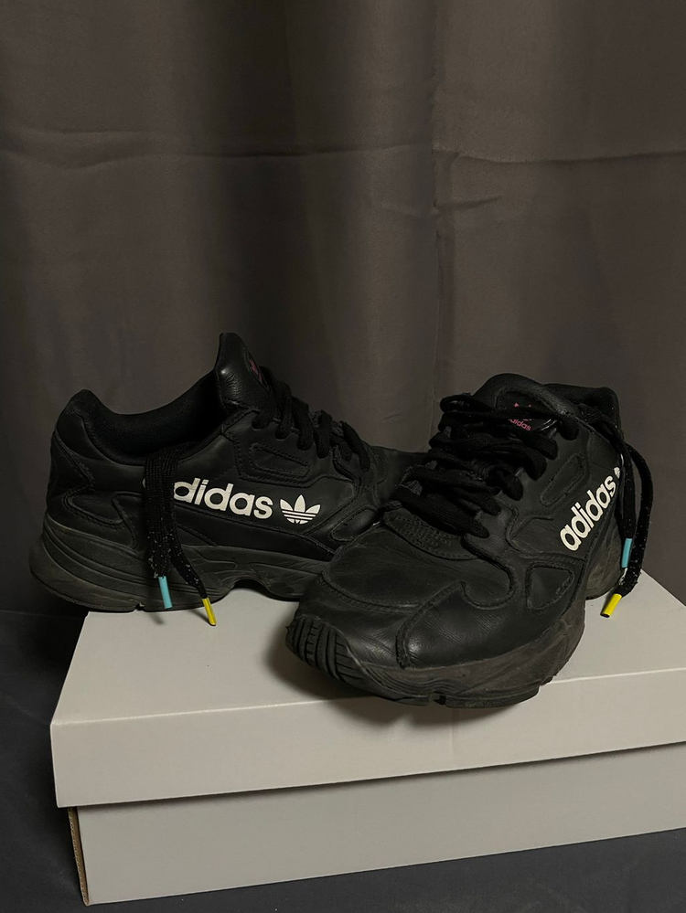 아디다스 한정판 어글리 슈즈 이미지