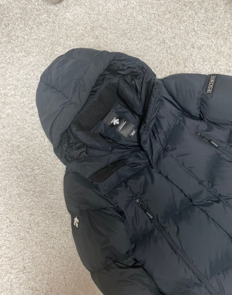 데상트 롱패딩--1