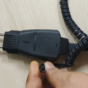 브라운 면도가 충전기 12v 0.4a 팔아요