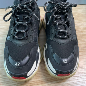 발렌시아가트리플s 42