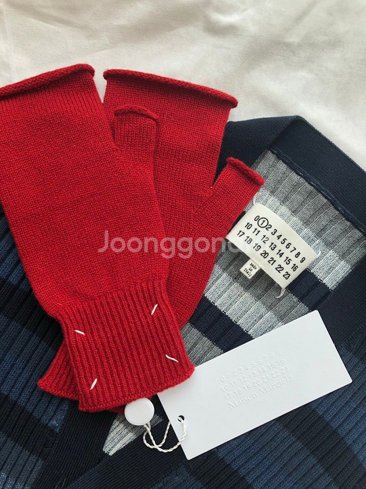 (무료배송)메종마르지엘라 핑거리스 장갑 레드--2