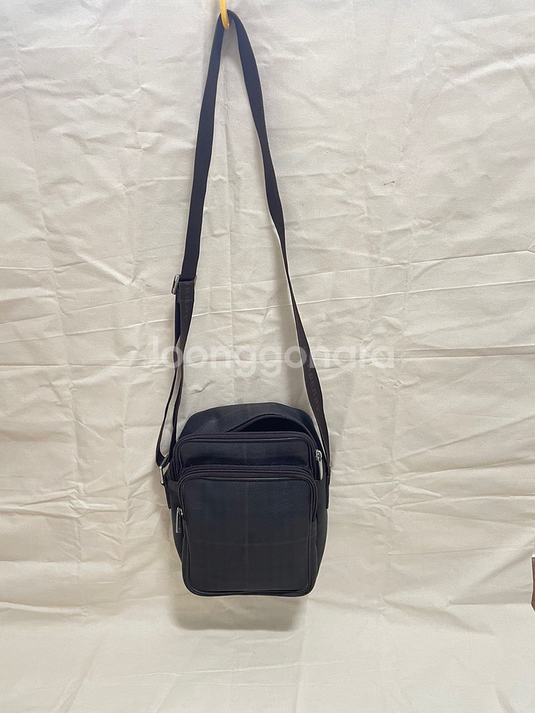 버버리 크로스백--0