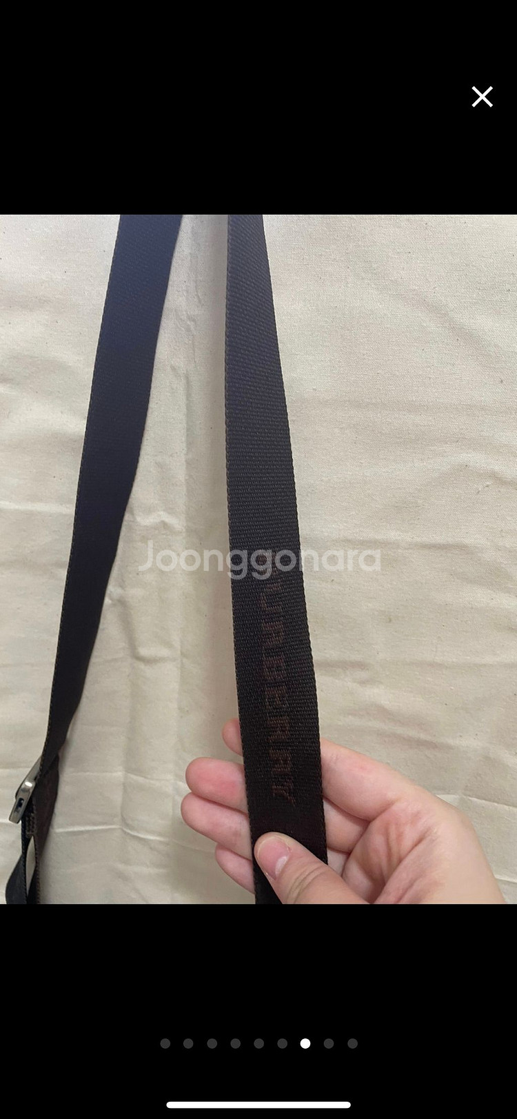 버버리 크로스백--6