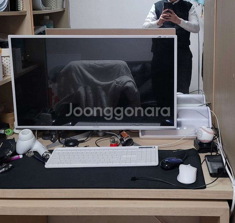 ug-321 모니터 판매합니다 10만원에 팝니다32인치--1