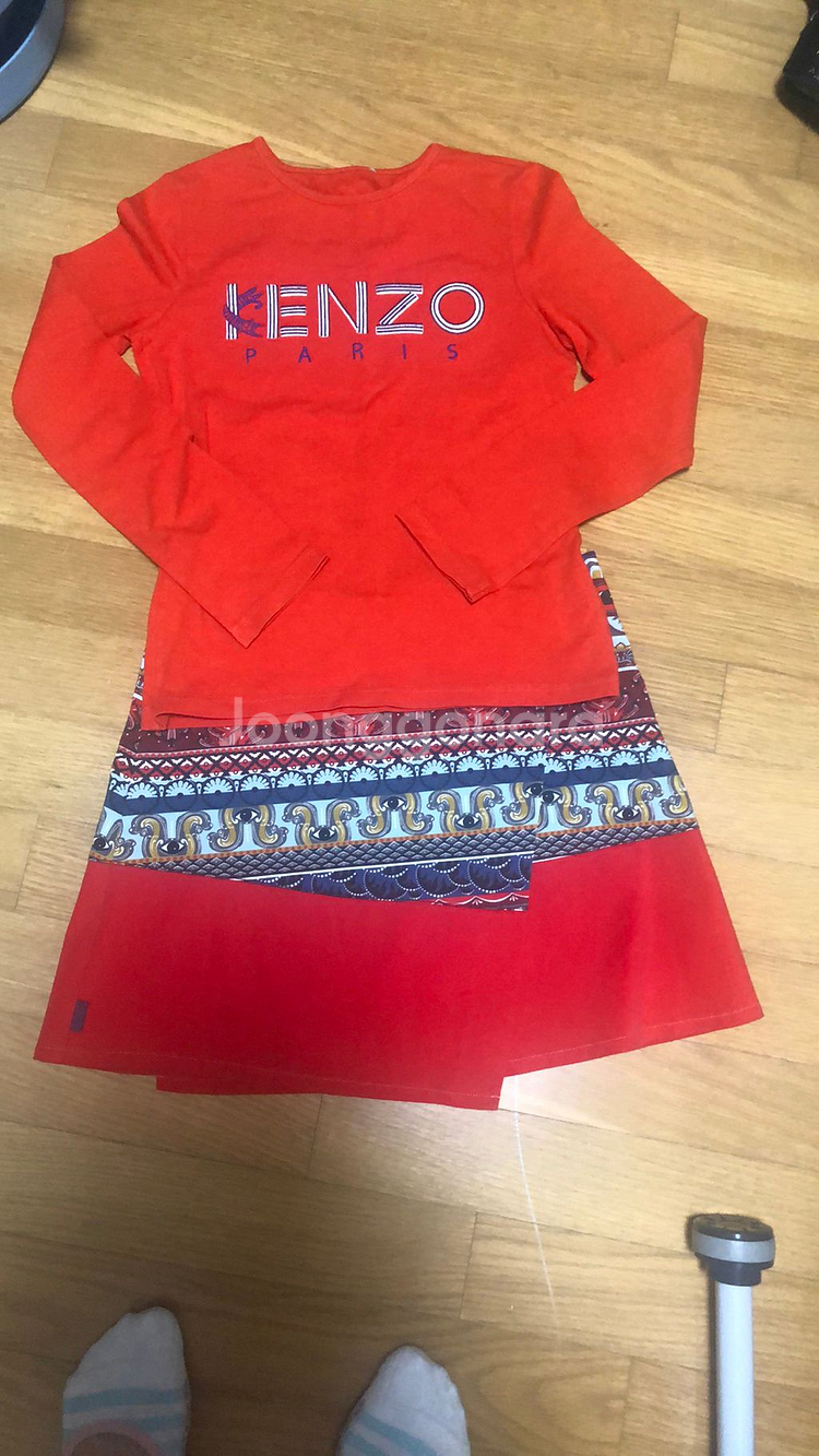 Kenzo 긴팔 티와 랩스커트--1