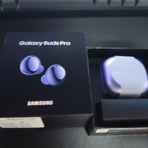 갤럭시버즈프로 거이새거 팔아요