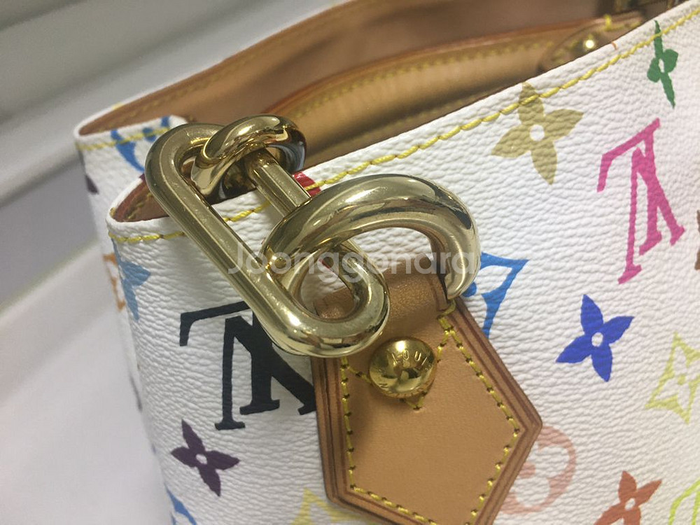 루이비통 멀티 화이트 (오드라)--3