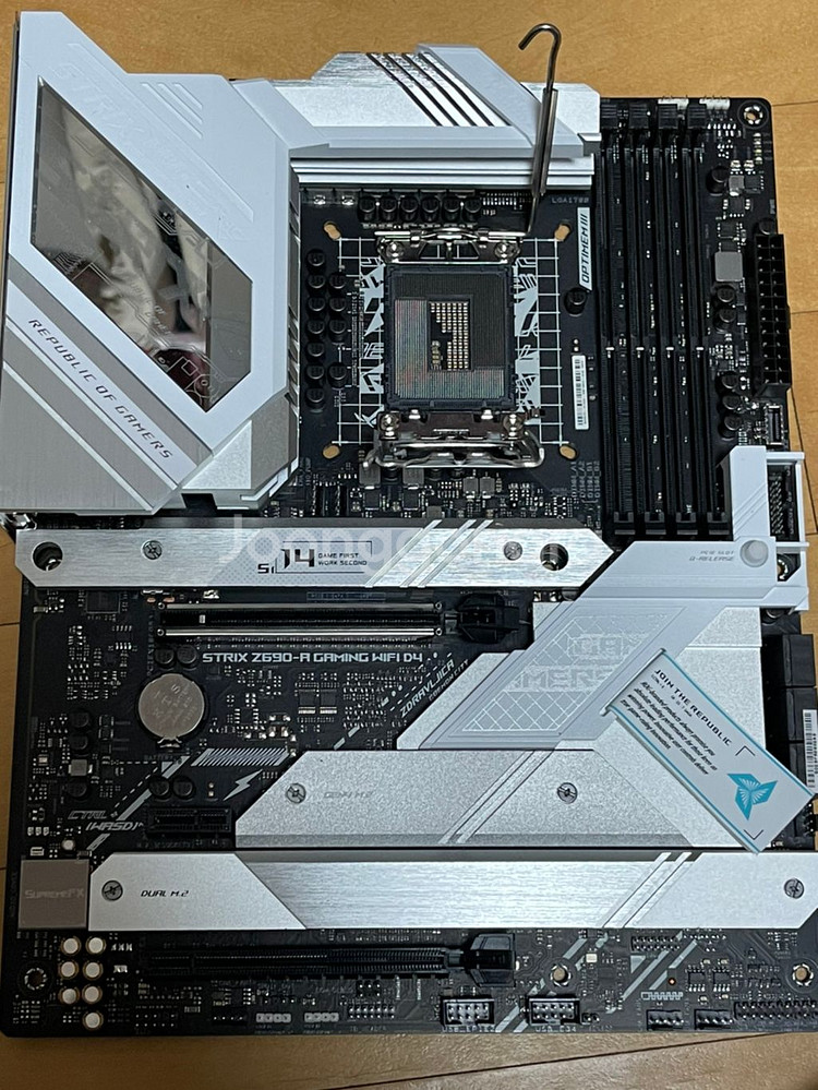 ASUS ROG STRIX Z690-A D4--1