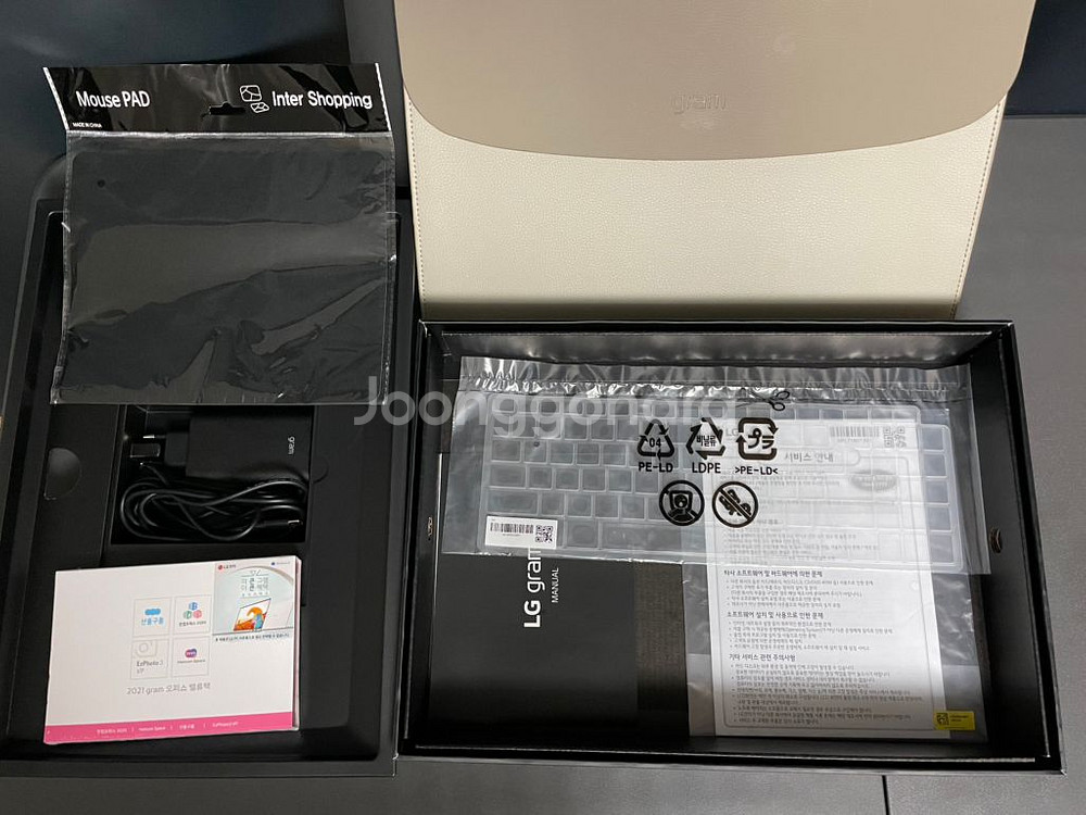 2021그램16 블랙 16ZD90P-GX5BK 판매교환--8