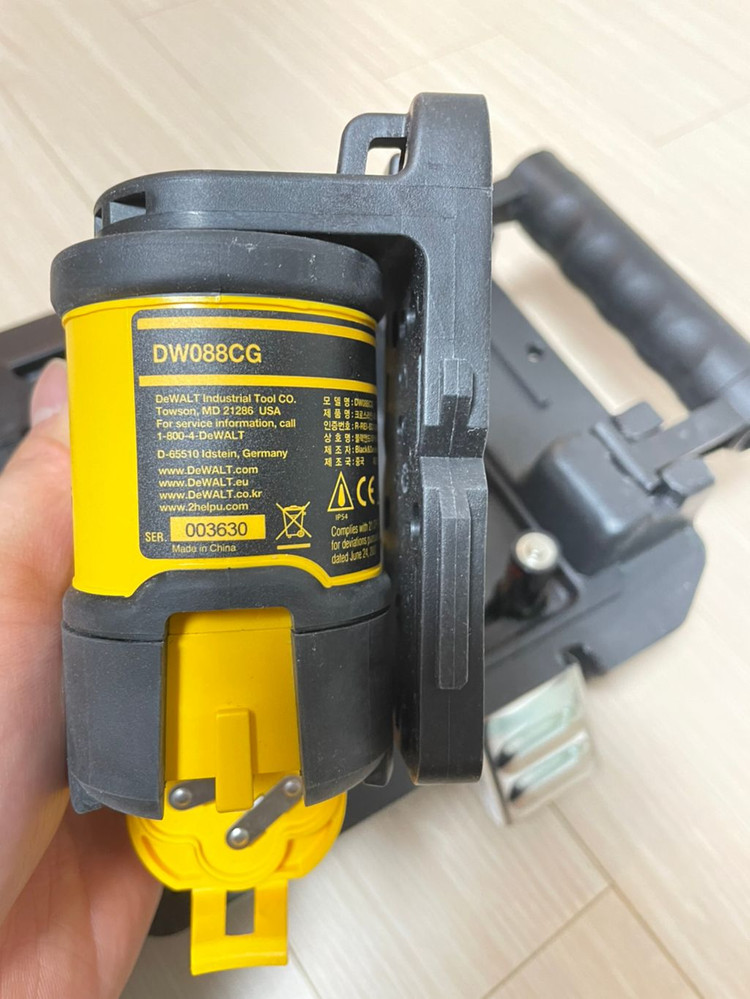 디월트(Dewalt) 그린 크로스 레이저 팝니다--2