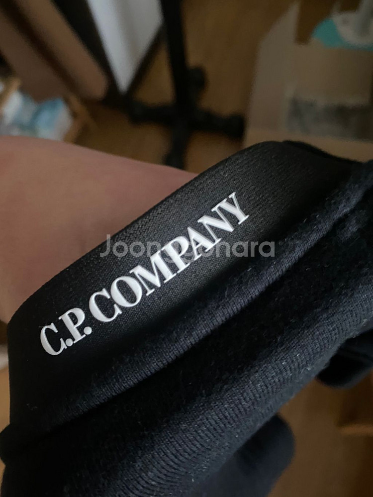 cp컴퍼니 맨투맨 L--2