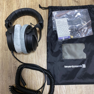 beyerdynamic dt990pro