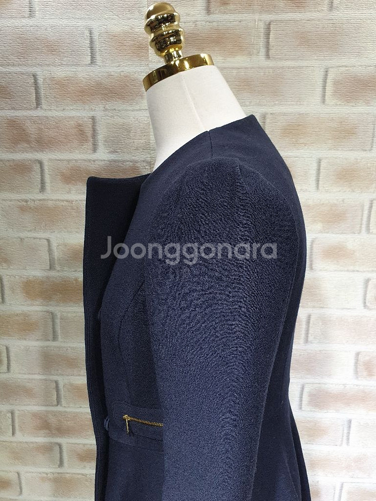 레니본 상태좋은 100%울어깨핀턱 플레어 코트~55마른--7