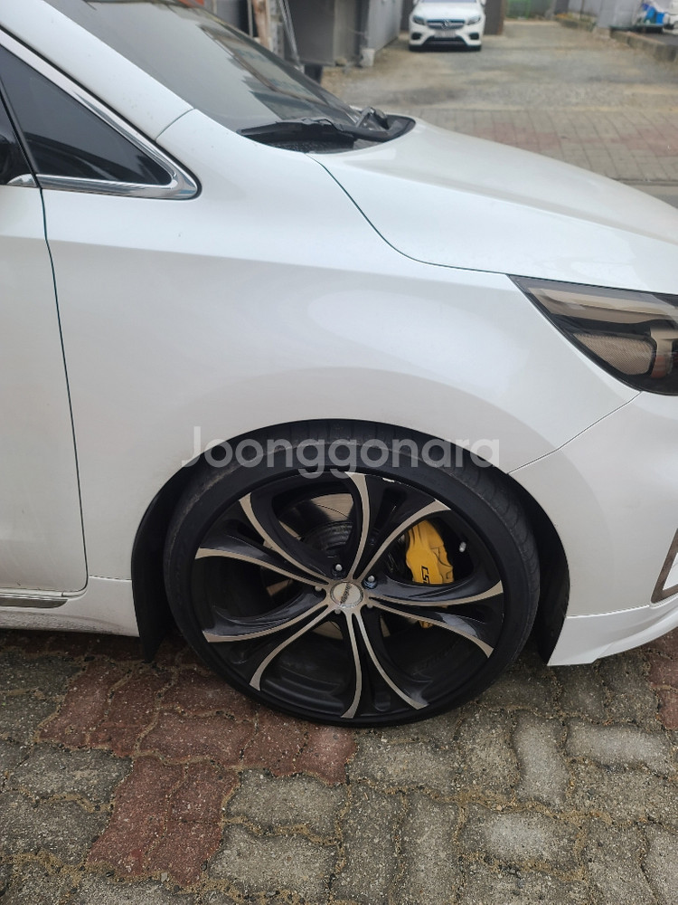 22인치휠 카니발순정19인치휠교환원합니다--2