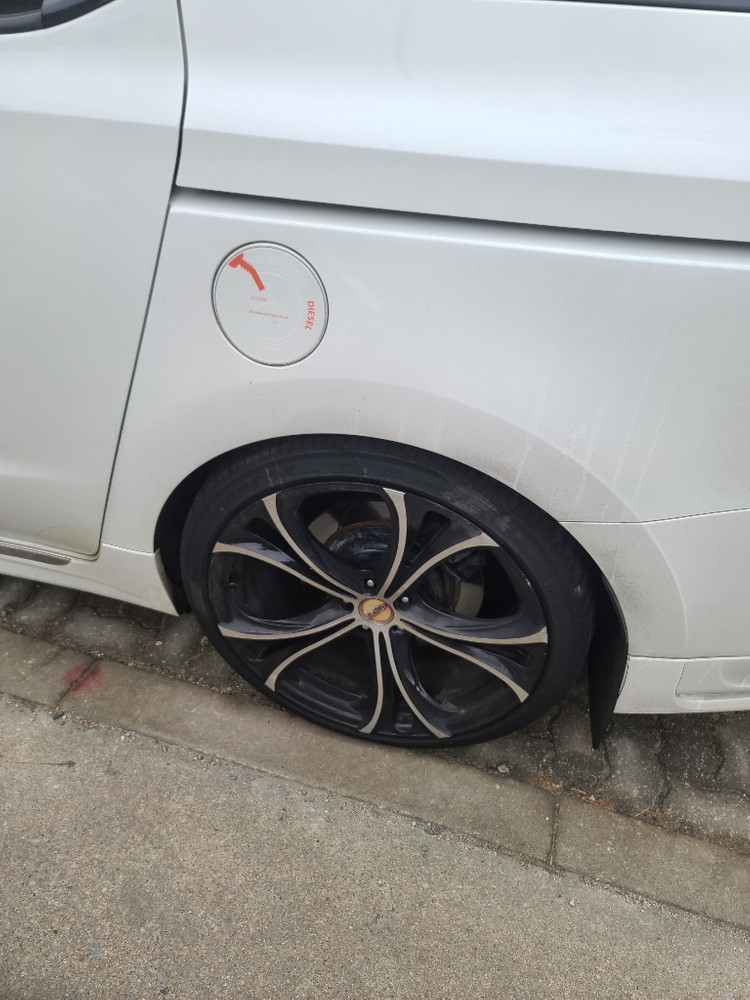 22인치휠 카니발순정19인치휠교환원합니다--4