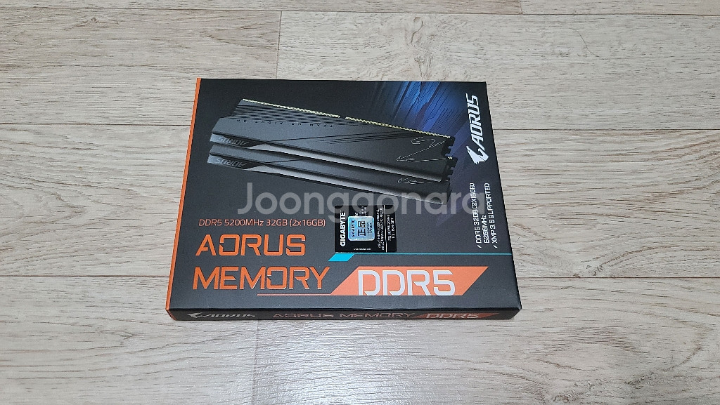 GIGABYTE DDR5-5200 (32GB)--0