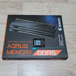 GIGABYTE DDR5-5200 (32GB)