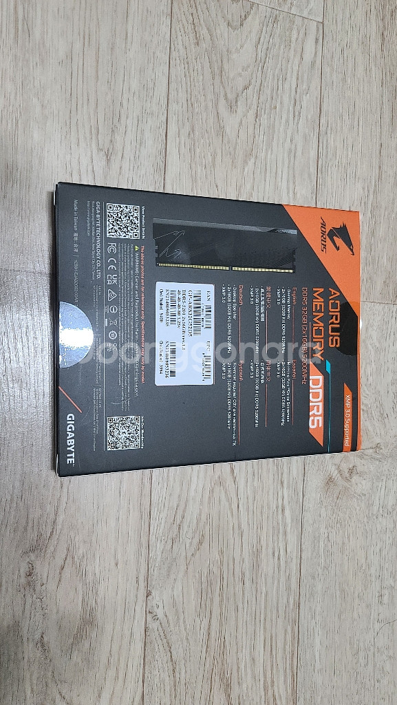 GIGABYTE DDR5-5200 (32GB)--1