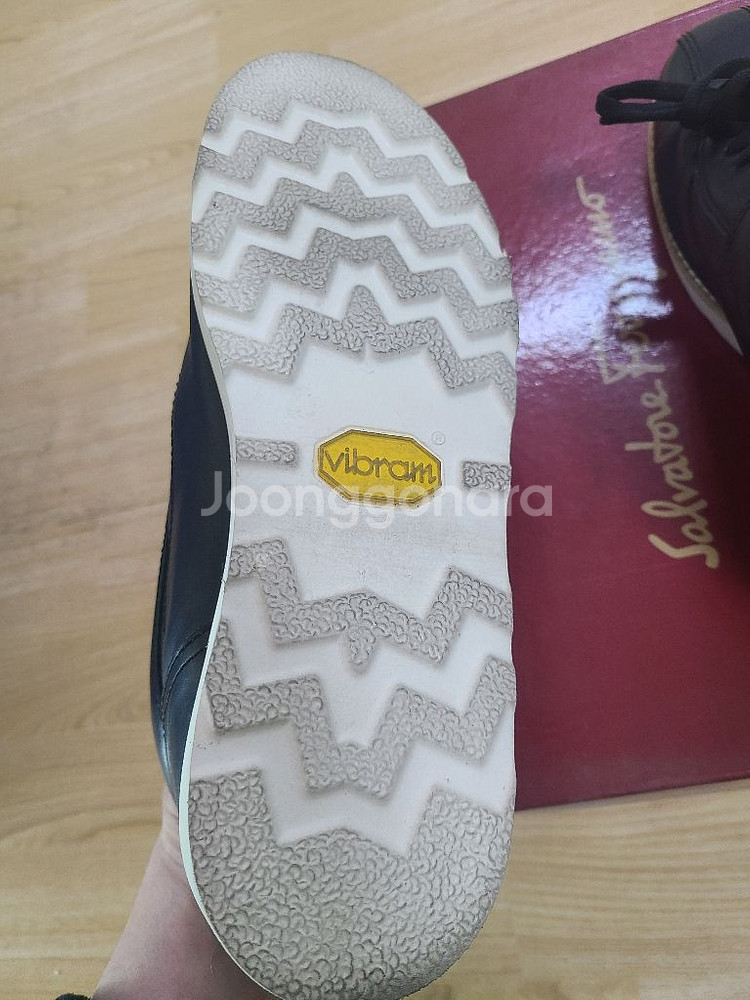 살바토레페라가모 하이탑 스니커즈--5