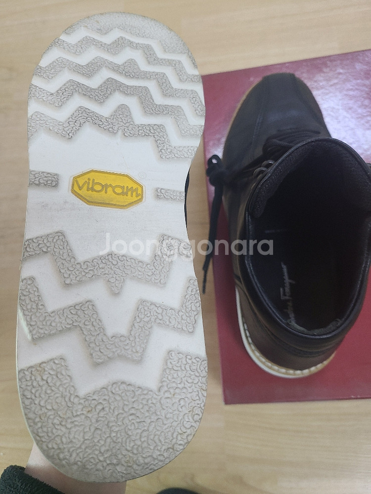 살바토레페라가모 하이탑 스니커즈--6