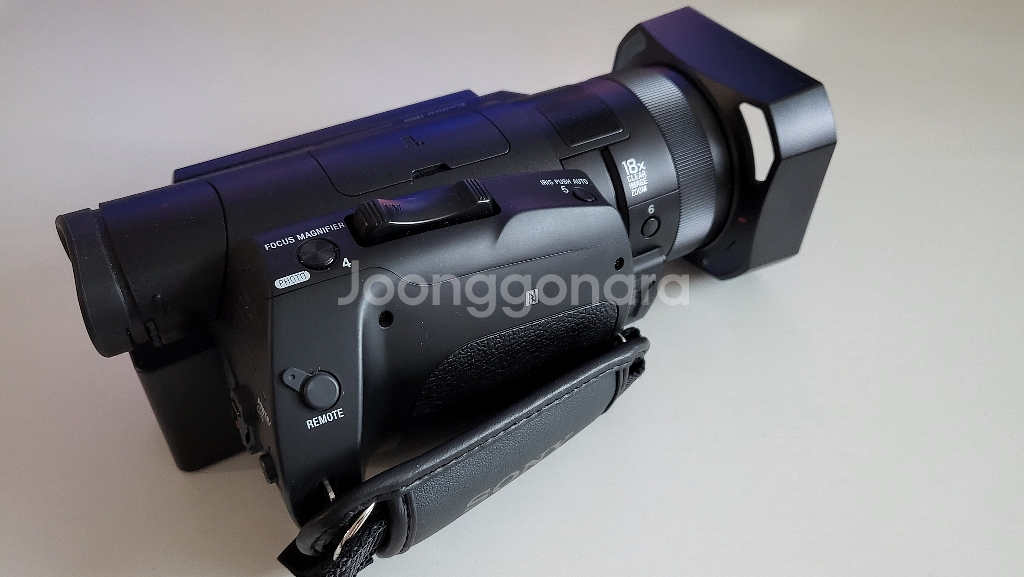 소니 FDR-AX700--4