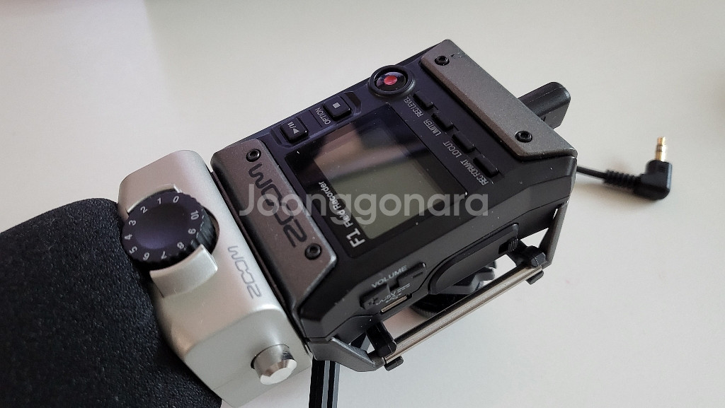 소니 FDR-AX700--7