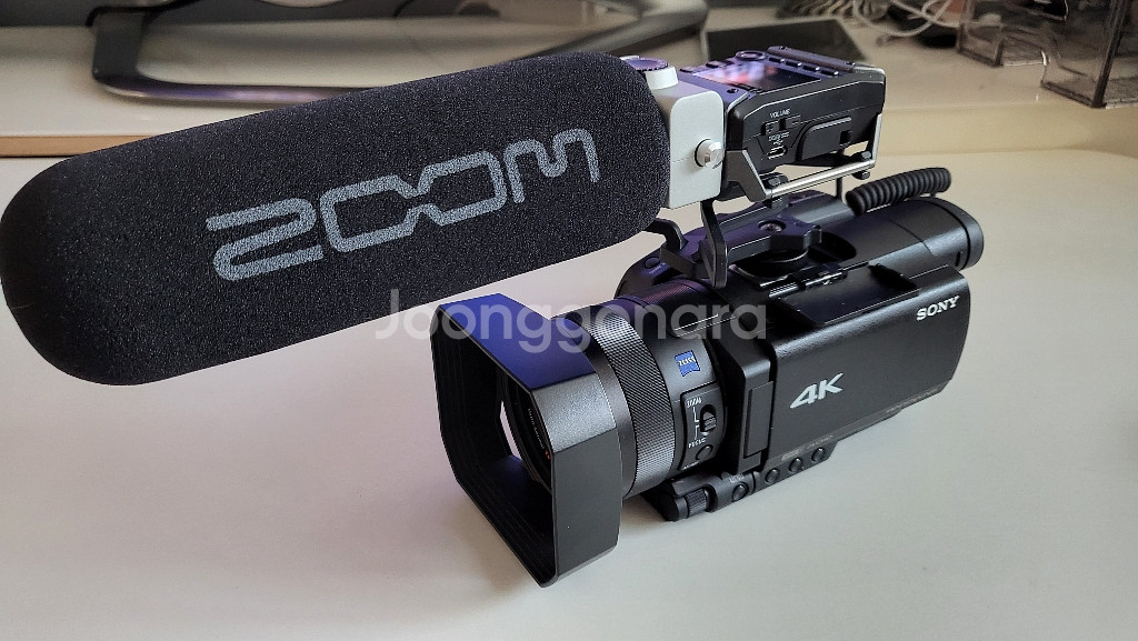 소니 FDR-AX700--9