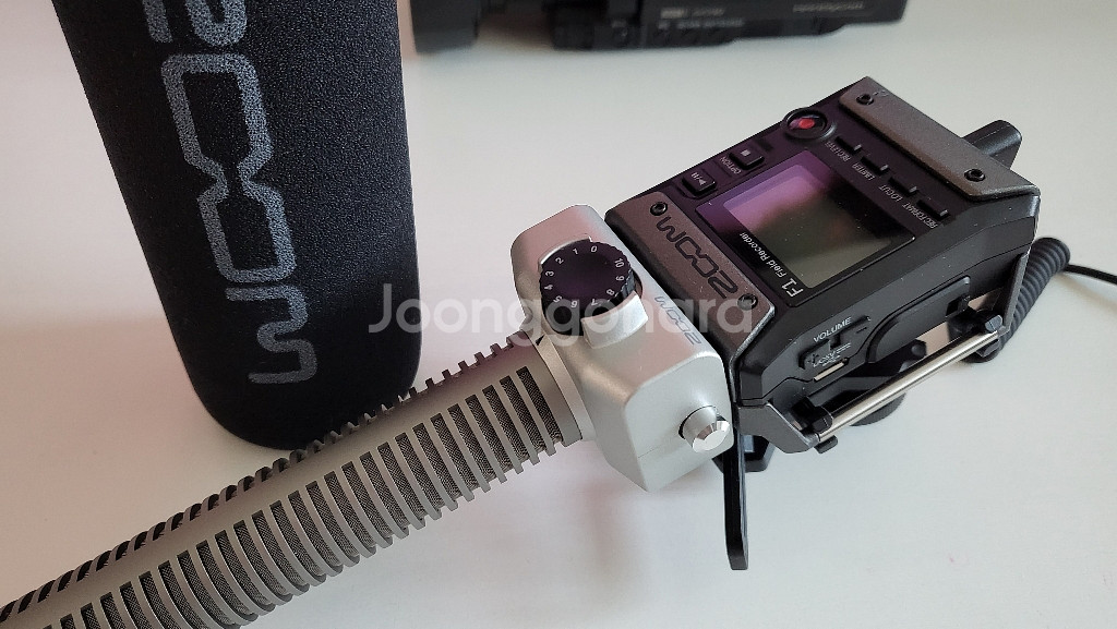 소니 FDR-AX700--8