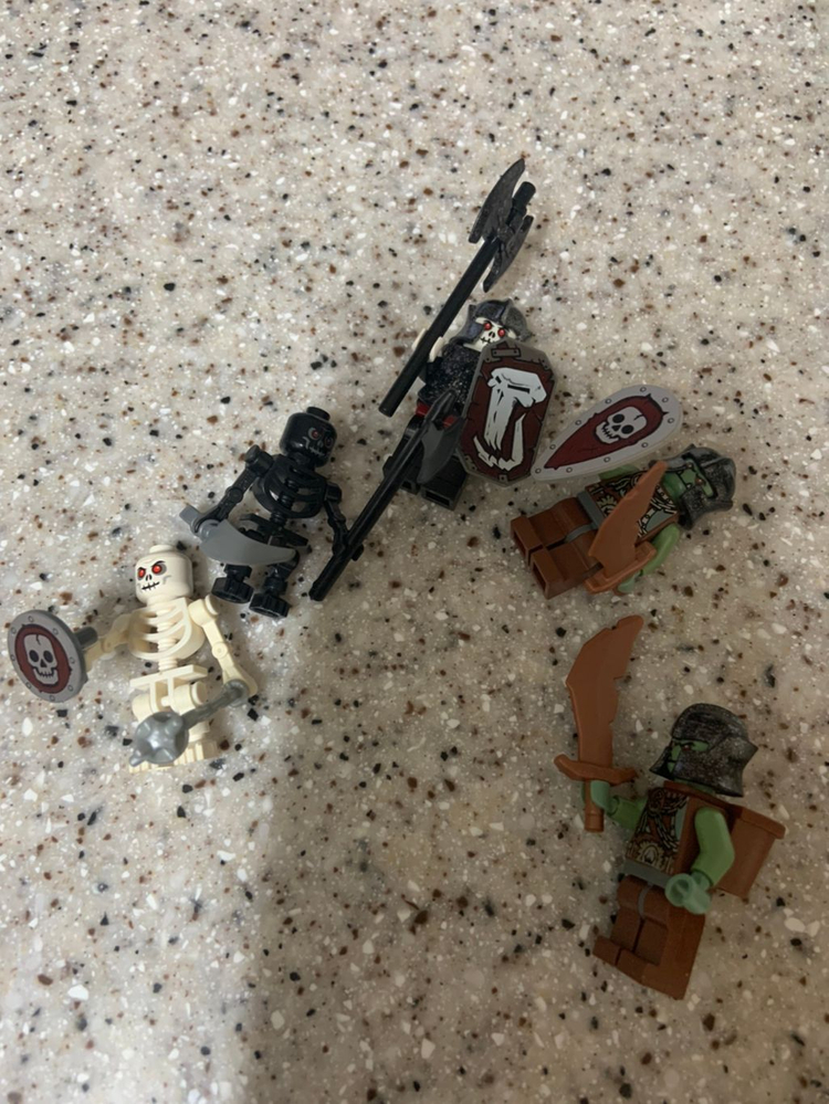 레고캐슬 정품 피규어 오크 피규어 팝니다--3