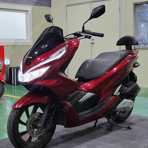 [판매] 혼다 PCX125 2019년식 17.000km 레드색상 판매합니다.