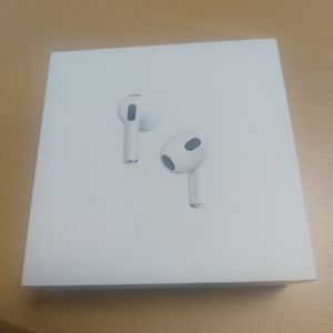 에어팟3세대 미개봉 판매합니다.