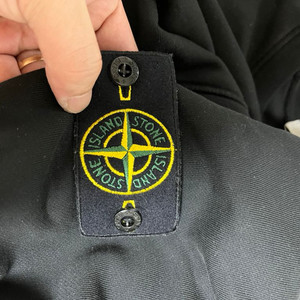 스톤아일랜드 맨투맨 블랙 XL 105 급쳐 21ss