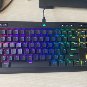 K70 tkl rgb 회축