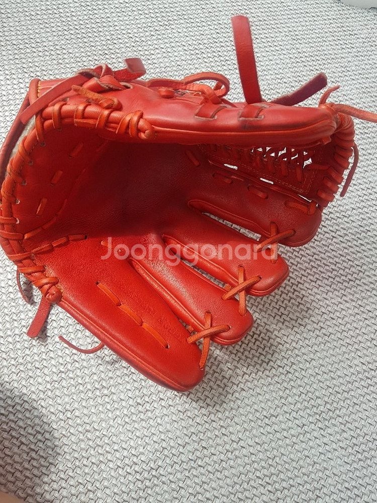 볼케이노 내야글러브 경식용 2개 팝니다.--7