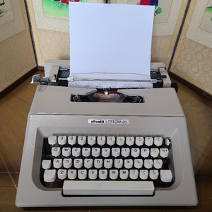 스페인제 미사용급 olivetti LETTERA 25