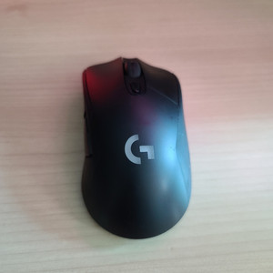 로지텍 g703 무선 게이밍마우스 + 유선케이블