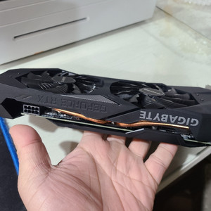 긱바 RTX2070 팝니다.
