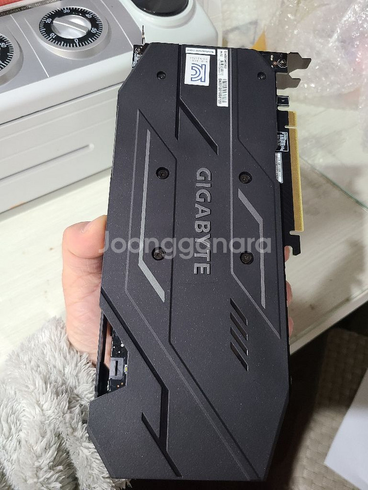 긱바 RTX2070 팝니다.--3