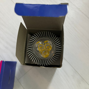 LED MR 램프 4개 팝니다