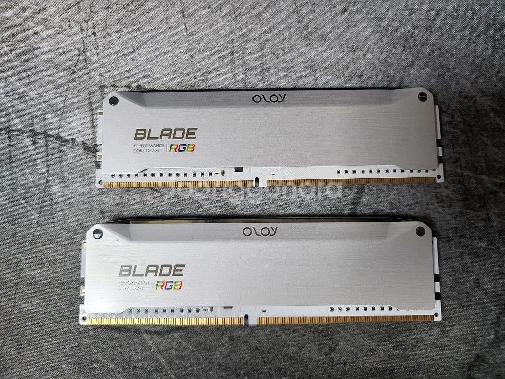 oloy blade ddr4 16g 3200 cl14--0