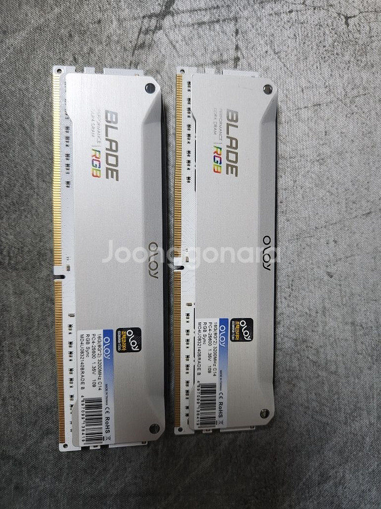 oloy blade ddr4 16g 3200 cl14--1