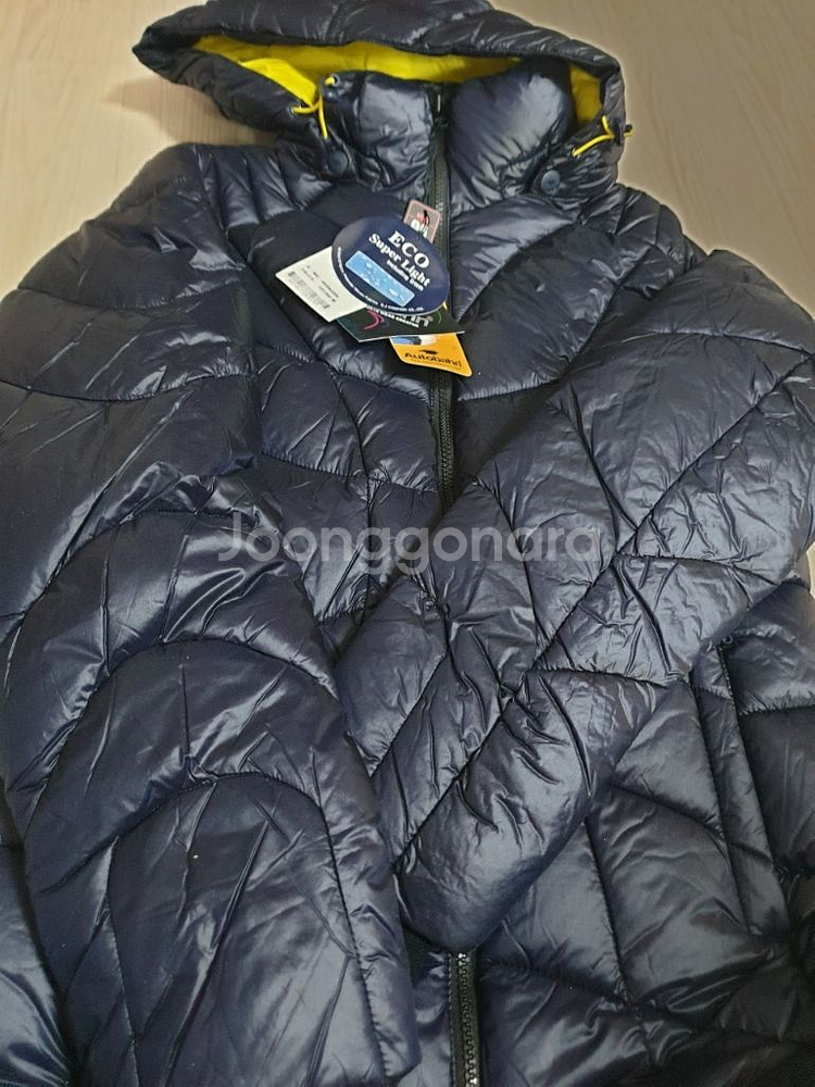 아우토뱌 등산 여성 잠바판매합니다.--5